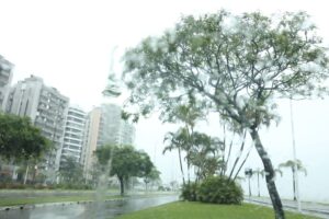 Chuva retorna a Santa Catarina neste fim de semana e frio mais intenso perde força