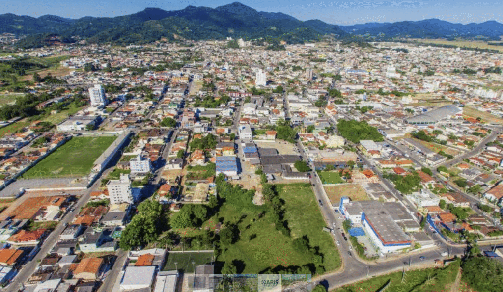 Águas de Camboriú realiza testes rigorosos diários e garante padrão de potabilidade da água