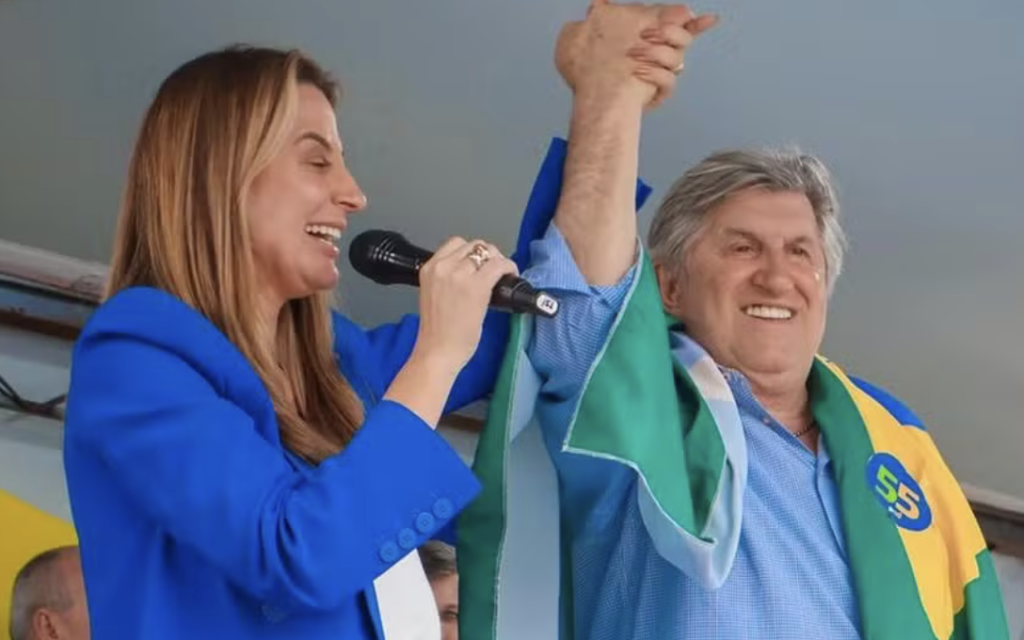 Justiça Eleitoral rejeita ação do PL que pedia cassação de Leonel e Juliana Pavan por suposto caixa dois.
