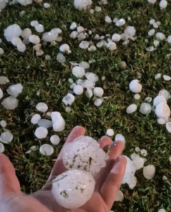 Temporais com granizo marcaram a noite de terça-feira (31)