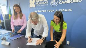 Camboriú adere ao Programa Limpa Fio do Procon do Estado