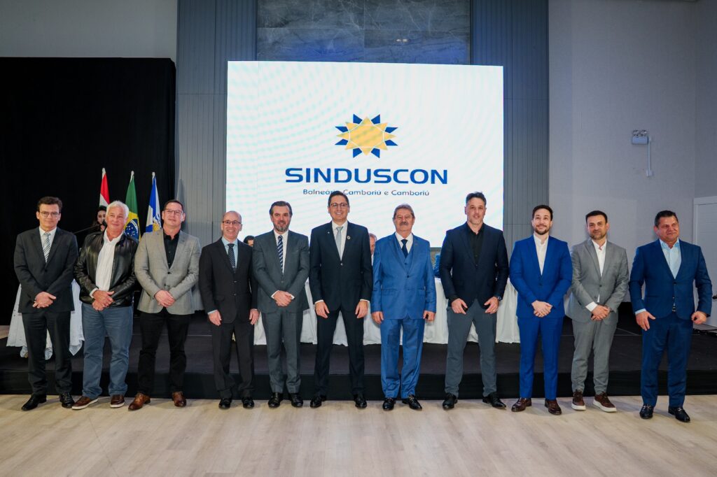 Nova Diretoria assume o Sinduscon