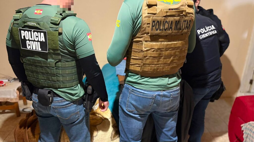 Polícia civil investiga armazenamento de material de abuso sexual infantil em Balneário Piçarras