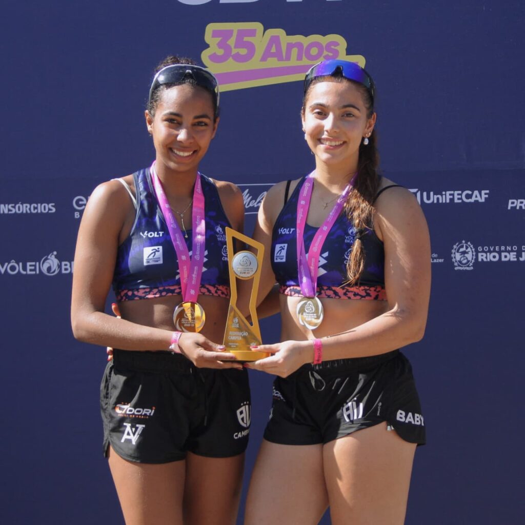 Dupla de Camboriú conquista título brasileiro e é campeã dos Joguinhos Abertos de Santa Catarina