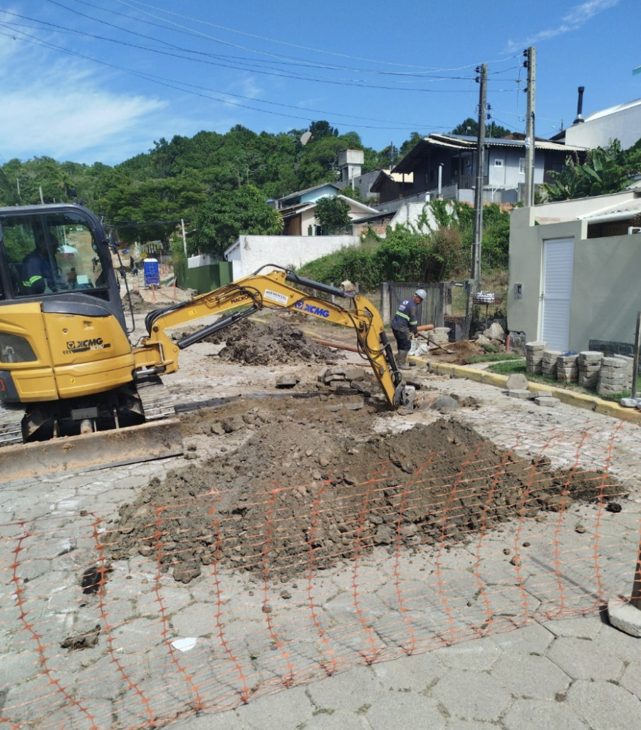 Repavimentação de ruas após obras da Águas de Camboriú devolve vias em condição igual ou melhor à original