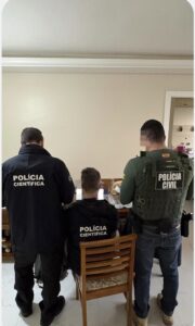 Mandados foram cumpridos  em São José em investigação sobre armazenamento de material de abuso sexual infantojuvenil